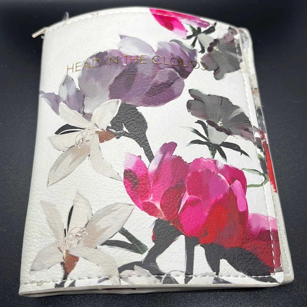 Love & Lore Head in the Cloud Wallet